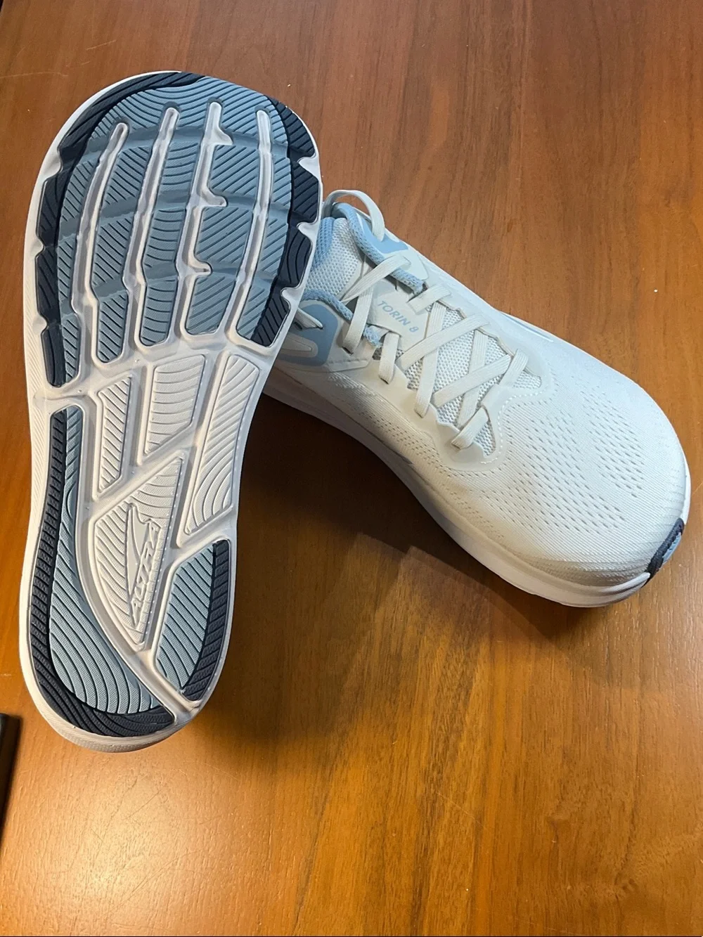 Altra Torin 8 Women's Athletic Shoes - White with Light Blue Accents - Picture 4 of 4